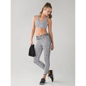 Lululemon Real Quick Tight Crops Miss Mosaic White Posey Black White Size 8